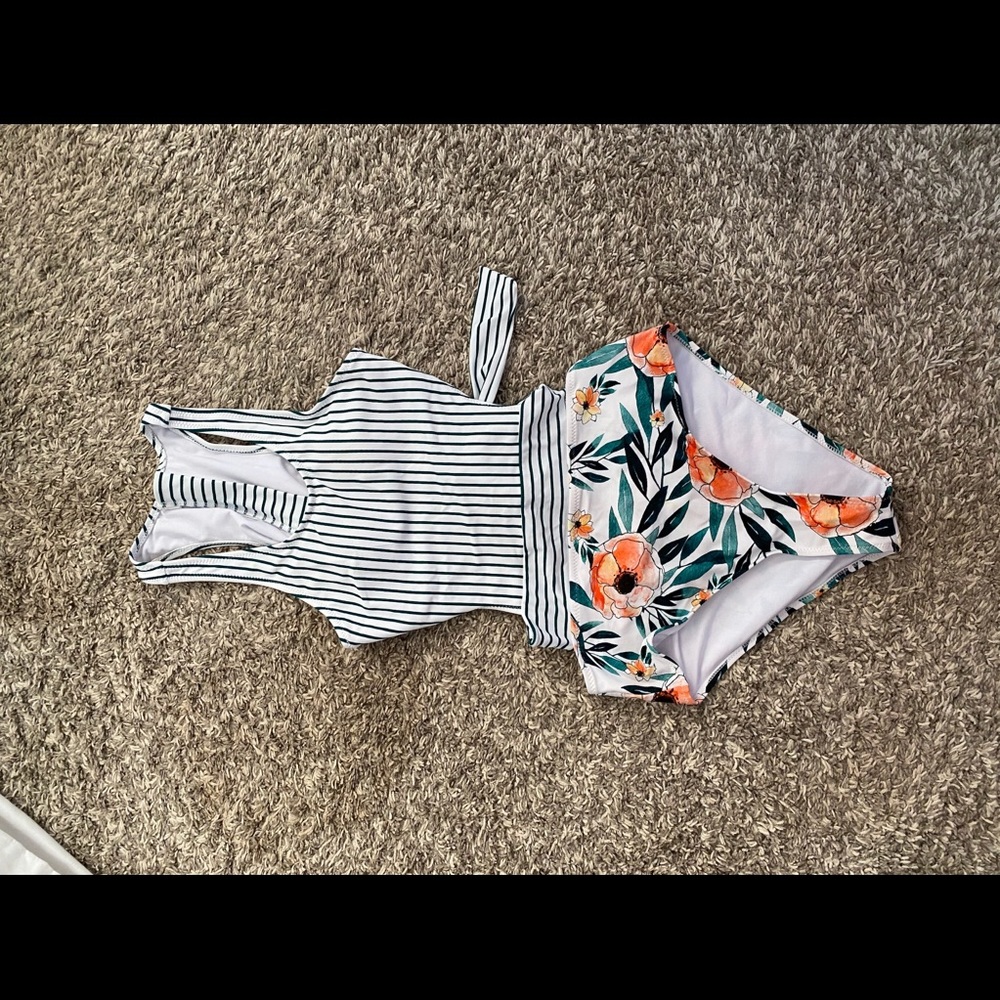 Cupshe cut out one piece size small